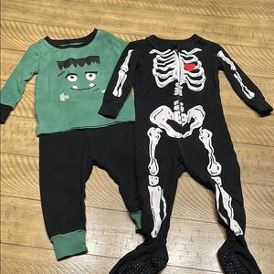 Old Navy 12-18M Halloween Pajama Set